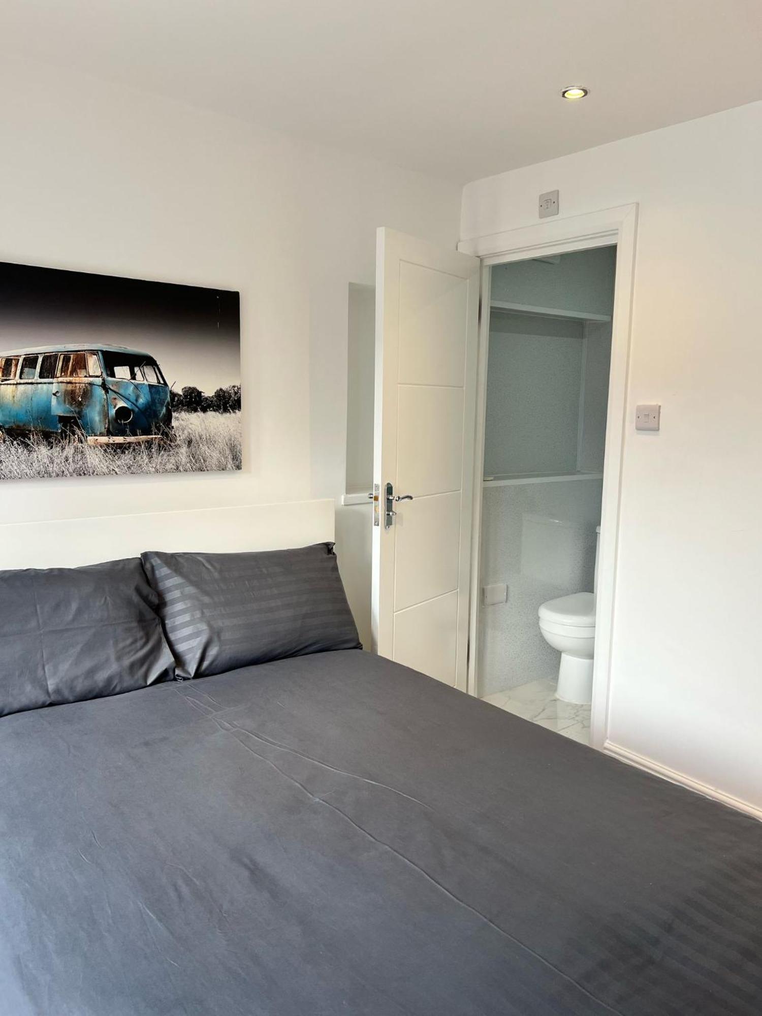 93 West Road Hotel London Exterior photo